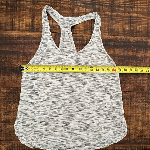 015. Lululemon 105 F Singlet Tank Top- Like New - Picture 5 of 7